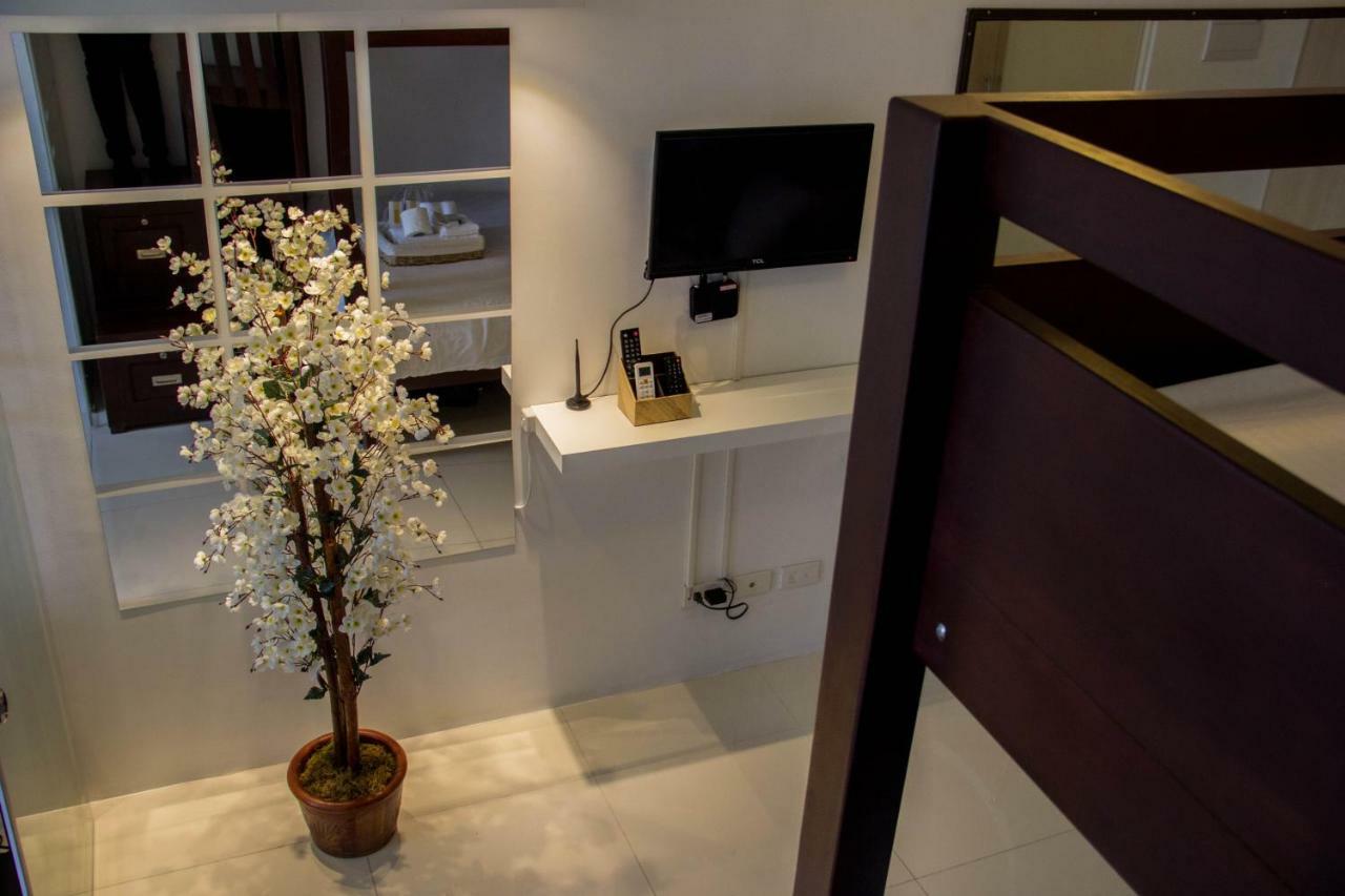 Smdc Wind Residences Tagaytay With Balcony 19Th Floor Tagaytay City Zewnętrze zdjęcie